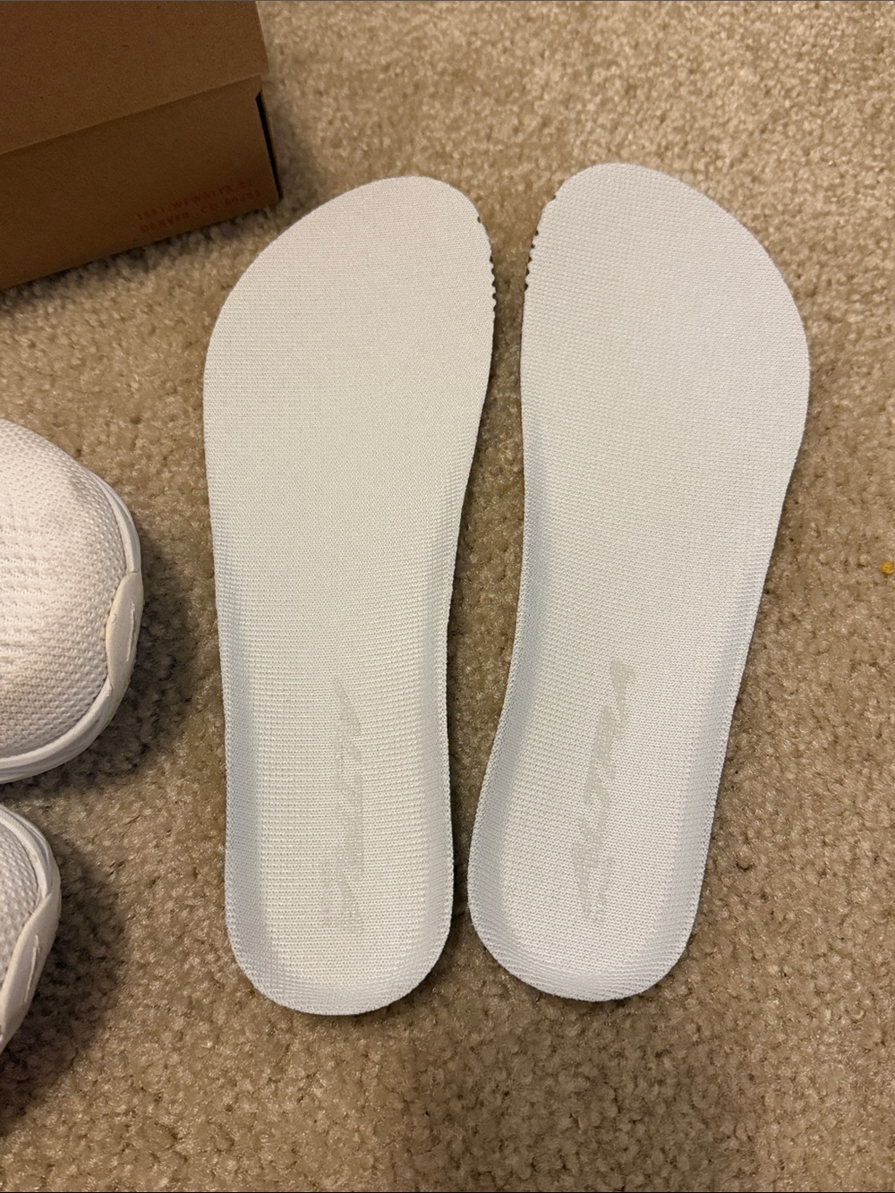 Altra Escalante 4 White Running Shoes with new insoles + box size 9.5 Women’s - Picture 3 of 8